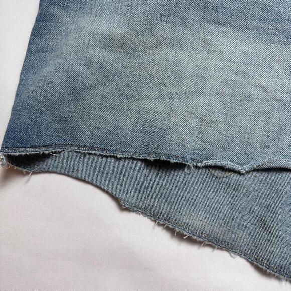 Old Navy Curvy Denim Shorts - Picture 3 of 6